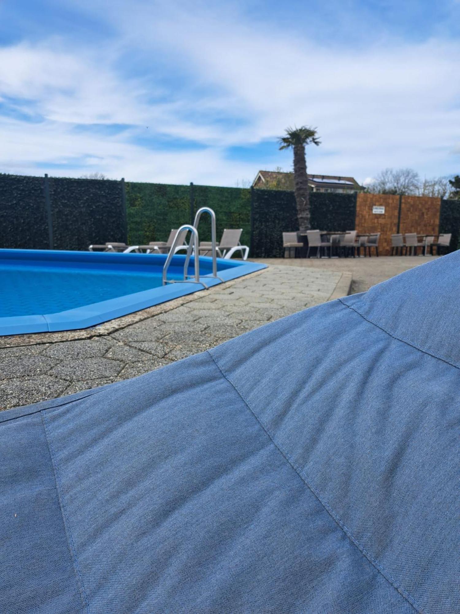 Strandhotel Dennenbos Oostkapelle Bagian luar foto